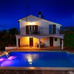 Family Friendly House With A Swimming Pool Basarinka, - 14663 Feriehus Poreč