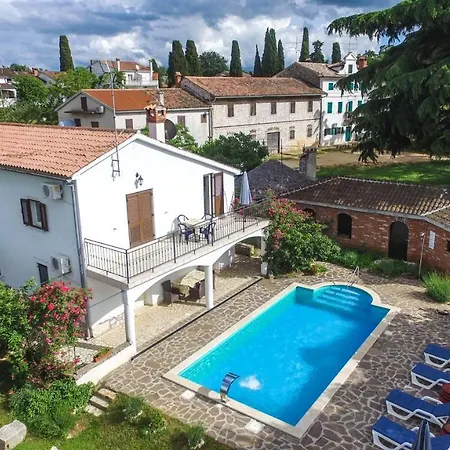 度假居 Family Friendly House With A Swimming Pool Basarinka, - 14663